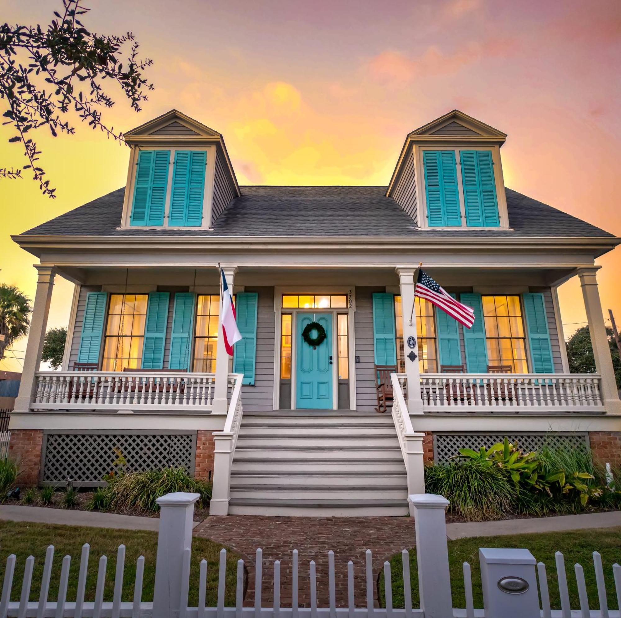 Villa Historic 1871 Coastal Breeze With Heated Pool - Restoring Galveston Esterno foto